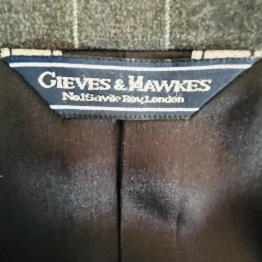 Gieves & Hawkes Saville Row gray pinstripe wool jacket 42L